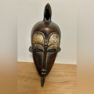 Vintage African Tribal Mask – Hand-Carved Wood with Geometric Detailing
